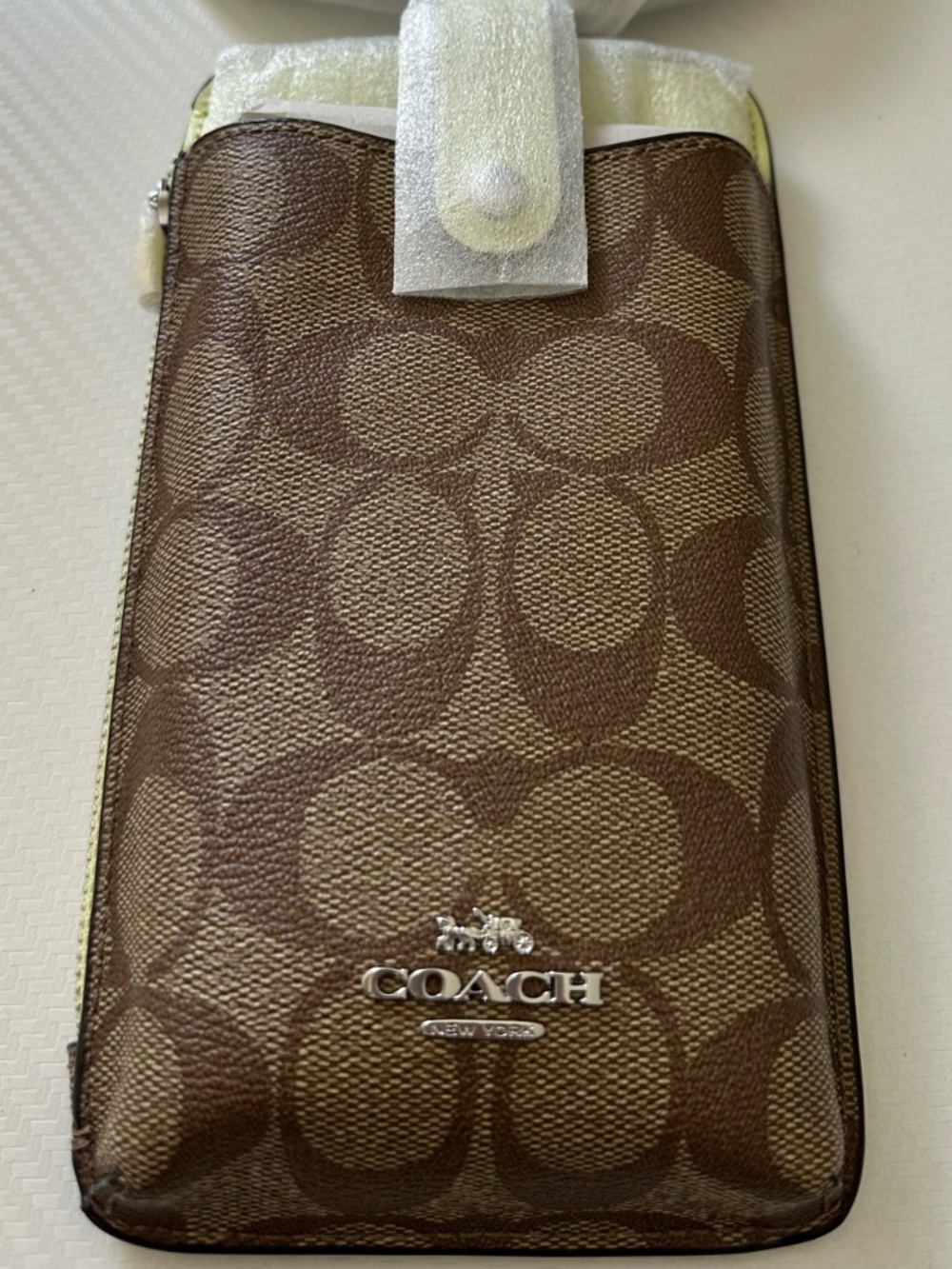 Coach  NORTH SOUTH PHONE CROSSBODY IN SIGNATURE CANVAS - Picture 2 of 4